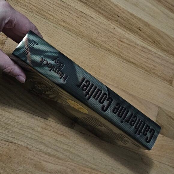 Hemlock Bay by Catherine Coulter ~ Signed Copy ~ Hardcover ~ First Edition - Picture 5 of 13